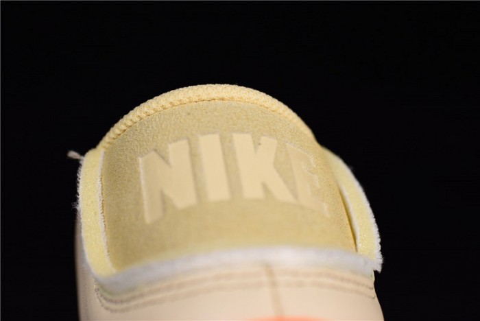 Off-White x Nike Blazer Studio Mid ´All Hallows Eve´ AA3832-700