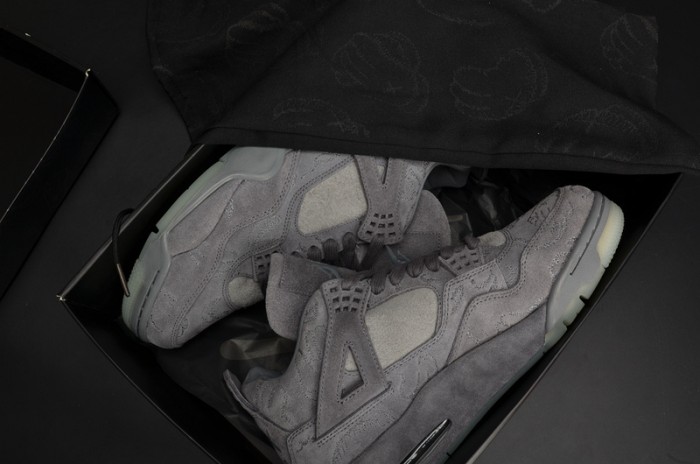 KAWS x Air Jordan 4 "Cool Grey" 930155-003