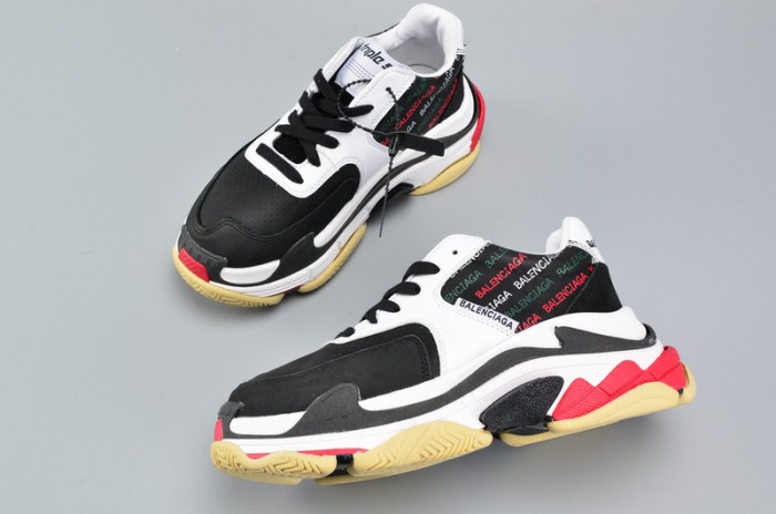 BLG BLACK AND WHITE 17FW TRIPLE S 483560-W06E1-1011