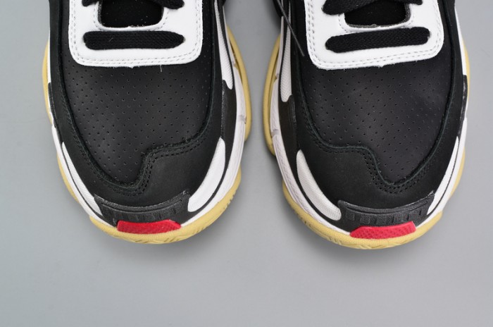BLG BLACK AND WHITE 17FW TRIPLE S 483560-W06E1-1011