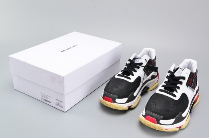 BLG BLACK AND WHITE 17FW TRIPLE S 483560-W06E1-1011