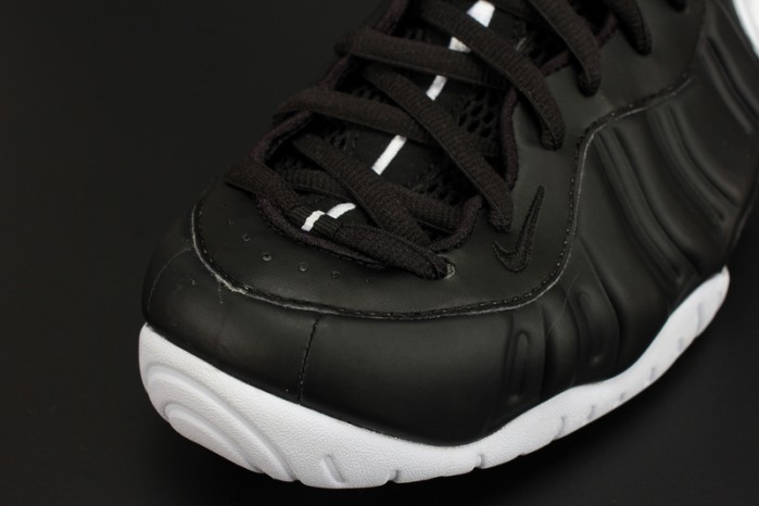 Nike Air Foamposite Pro "Dr. Doom" Black/White 624041-006