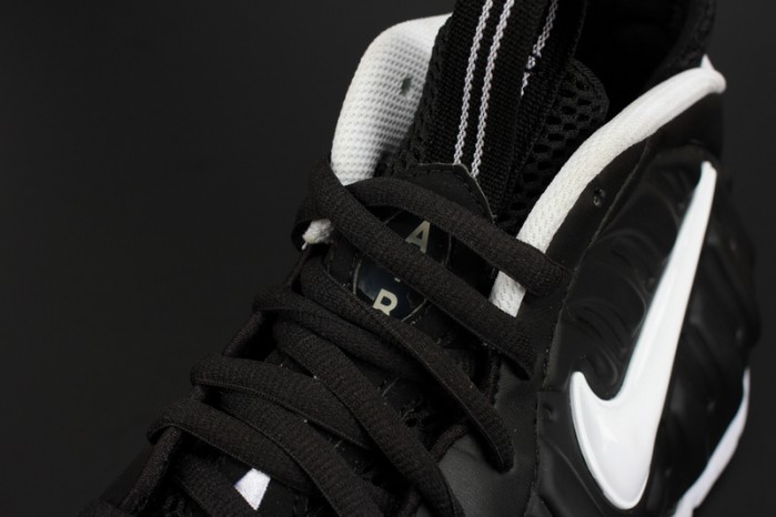 Nike Air Foamposite Pro "Dr. Doom" Black/White 624041-006