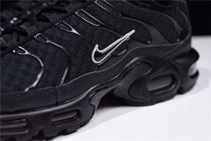 Nike Air Max Plus Black Metallic Silver 852630-015
