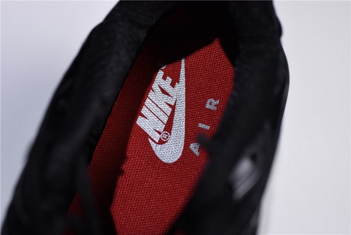 Nike Air Max Plus Black Metallic Silver 852630-015