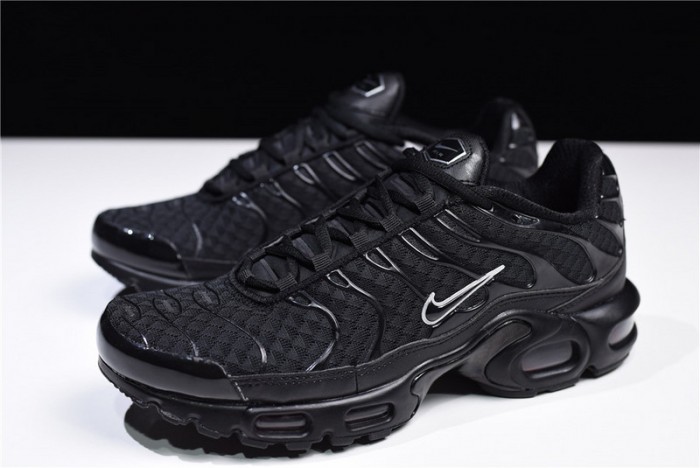 Nike Air Max Plus Black Metallic Silver 852630-015