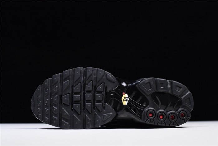 Nike Air Max Plus Black Metallic Silver 852630-015