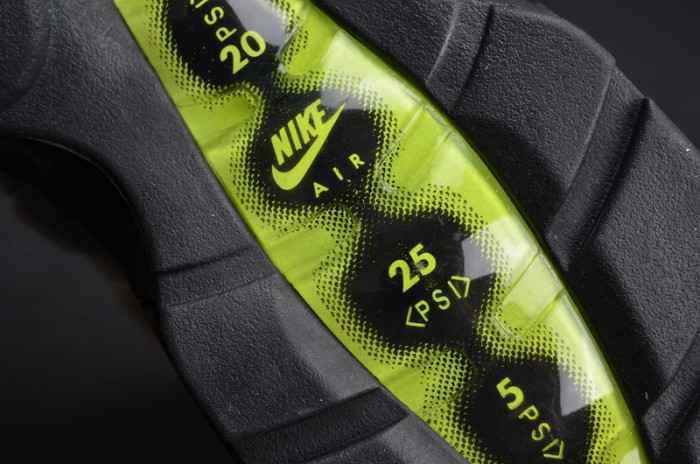 Nike mens Court Vapor RF x Air Max 95 "Neon" black 554970-071