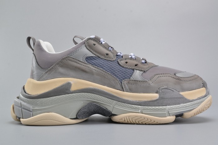 BLG 17FW TRIPLE S WASHED SHOW SNEA GREY  MENS AED2900