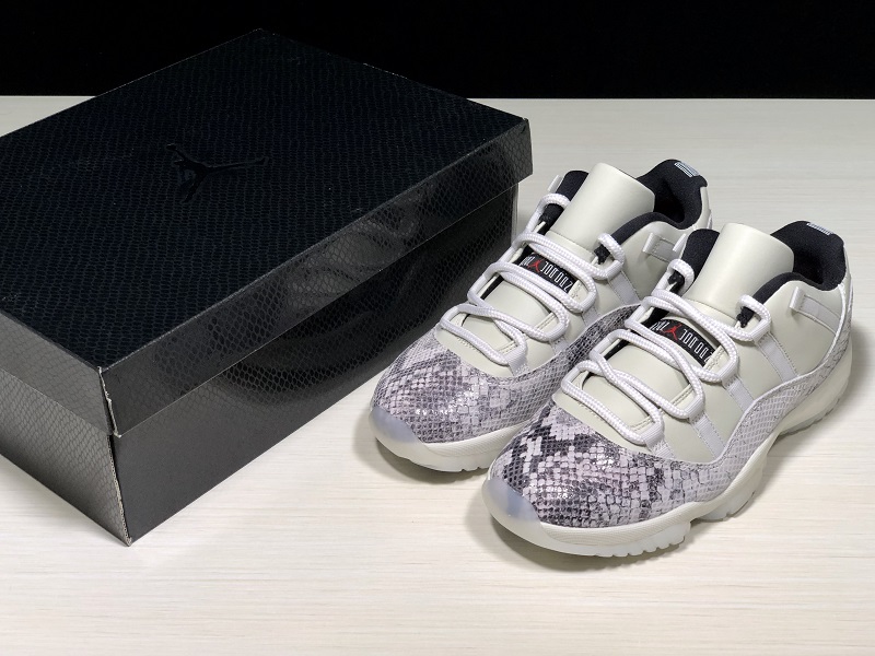 JORDAN 11 RETRO LOW SNAKE NAVY (2019) WITHE - CD6846-002